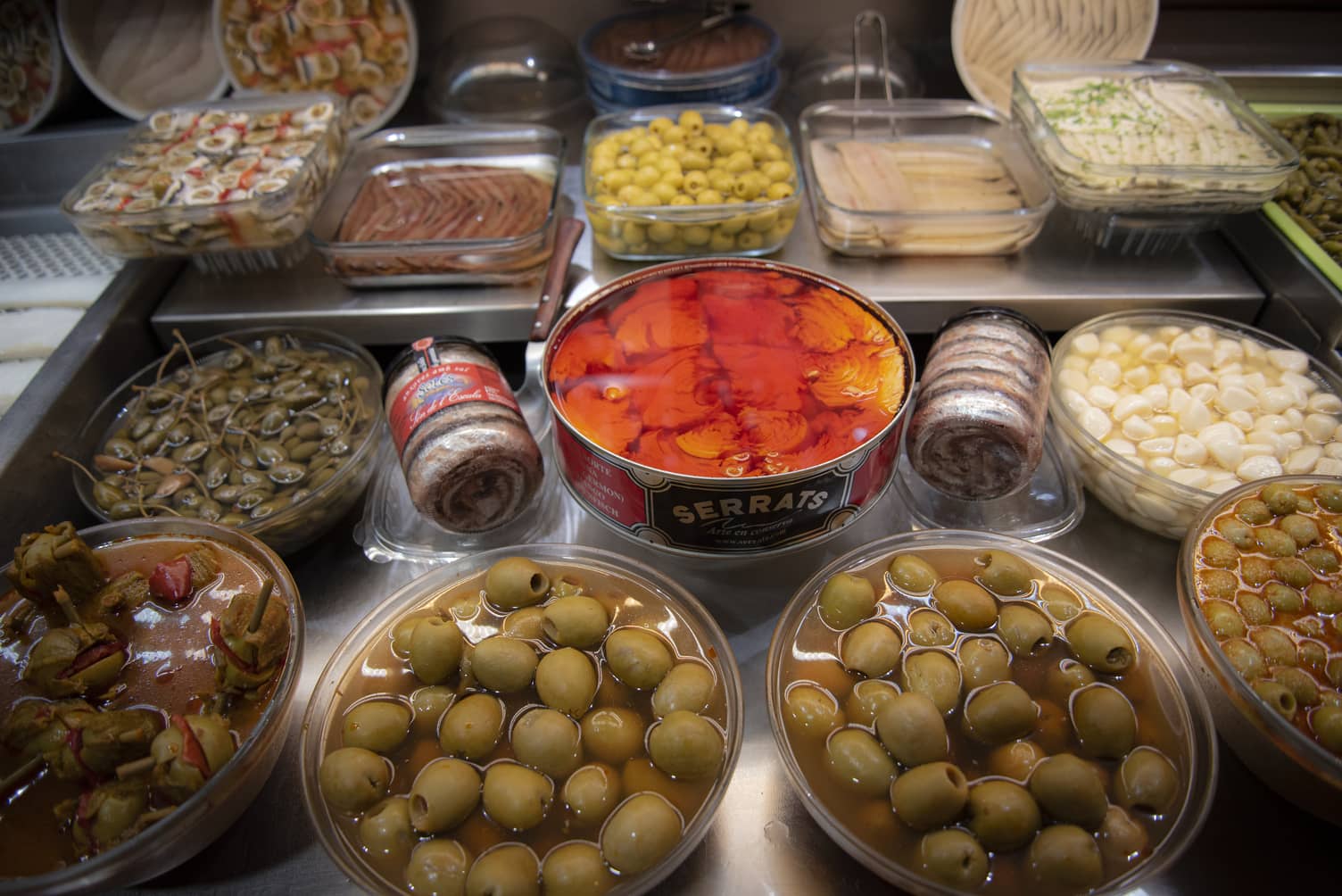 Olives seitó bonítol escabetx albergínies alls tapanots anxoves banderilles arengada fumada olives farcides mojo picón
